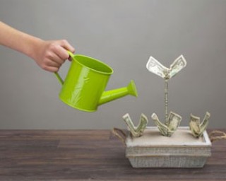 如何了解股权质押相关情况？控股股东质押股权的原因是什么？