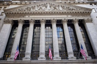 美国股市：标普500指数两连跌 美联储利率决议前夕避险情绪主导华尔街