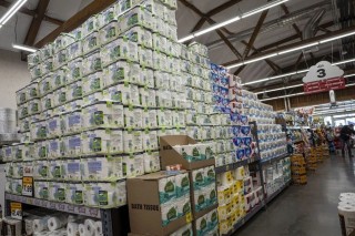 美国将陷厕纸危机？业内人士警告：特朗普关税政策严重扰乱纸浆供应