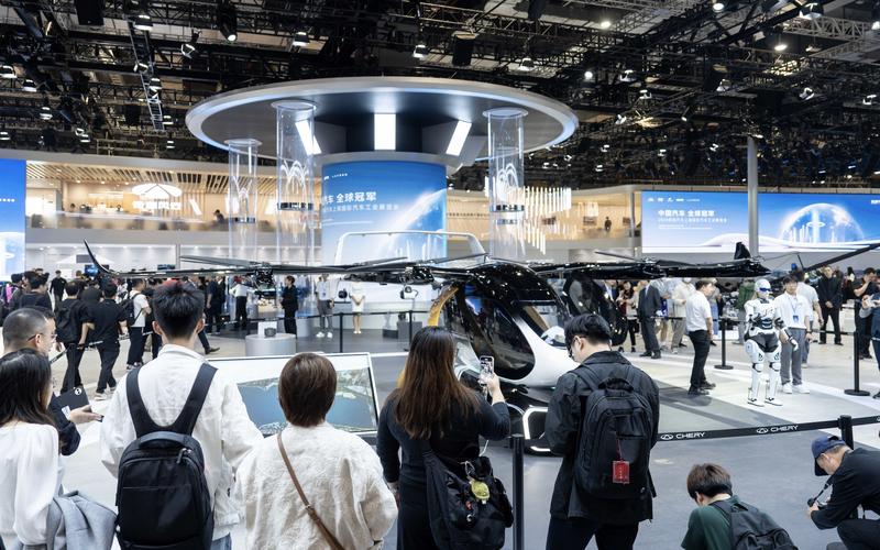车展观察|飞行汽车“飞入”车展,打“飞的”出行将成现实 第2张 车展观察|飞行汽车“飞入”车展,打“飞的”出行将成现实 第2张
