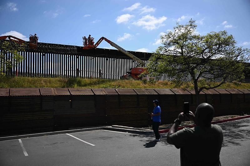 美官员:本届政府已驱逐13.9万名无证移民 第1张 美官员:本届政府已驱逐13.9万名无证移民 第1张