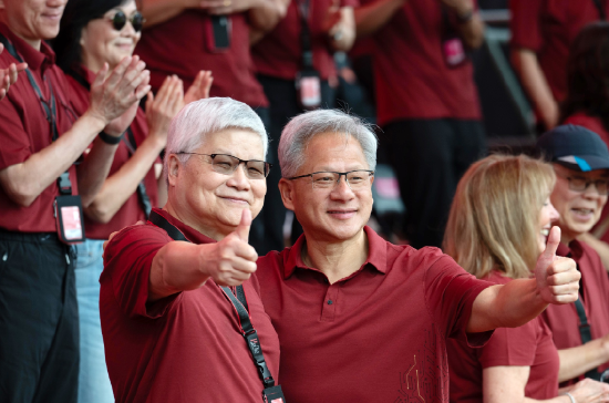 英伟达CEO希望台积电供应更多晶圆 以满足强劲的AI需求  第1张