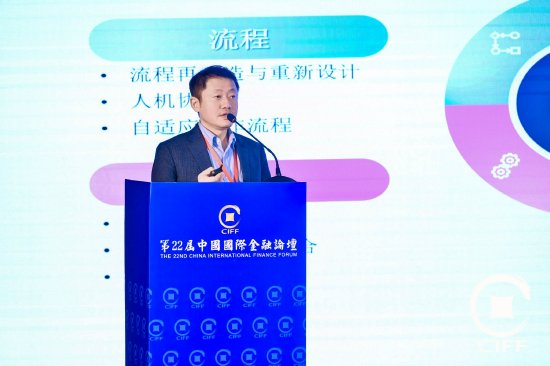 星展银行宫霄峻谈AI转型：可让坐席从传统服务角色，转向更具价值的销售或咨询角色  第1张