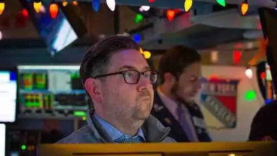 美联储主席提名引巨震！标普三连阴，金银创46年最大跌幅  第1张