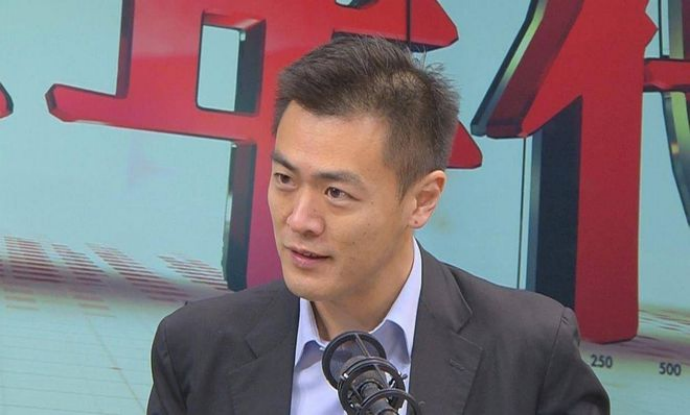 父亲身家超过李嘉诚,他不爱美女爱丑女,继承60亿家产坐地铁上班 第2张 父亲身家超过李嘉诚,他不爱美女爱丑女,继承60亿家产坐地铁上班 第2张