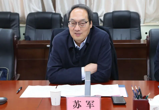 农行中层人事调整 农银金租总裁卸任 第3张 农行中层人事调整 农银金租总裁卸任 第3张